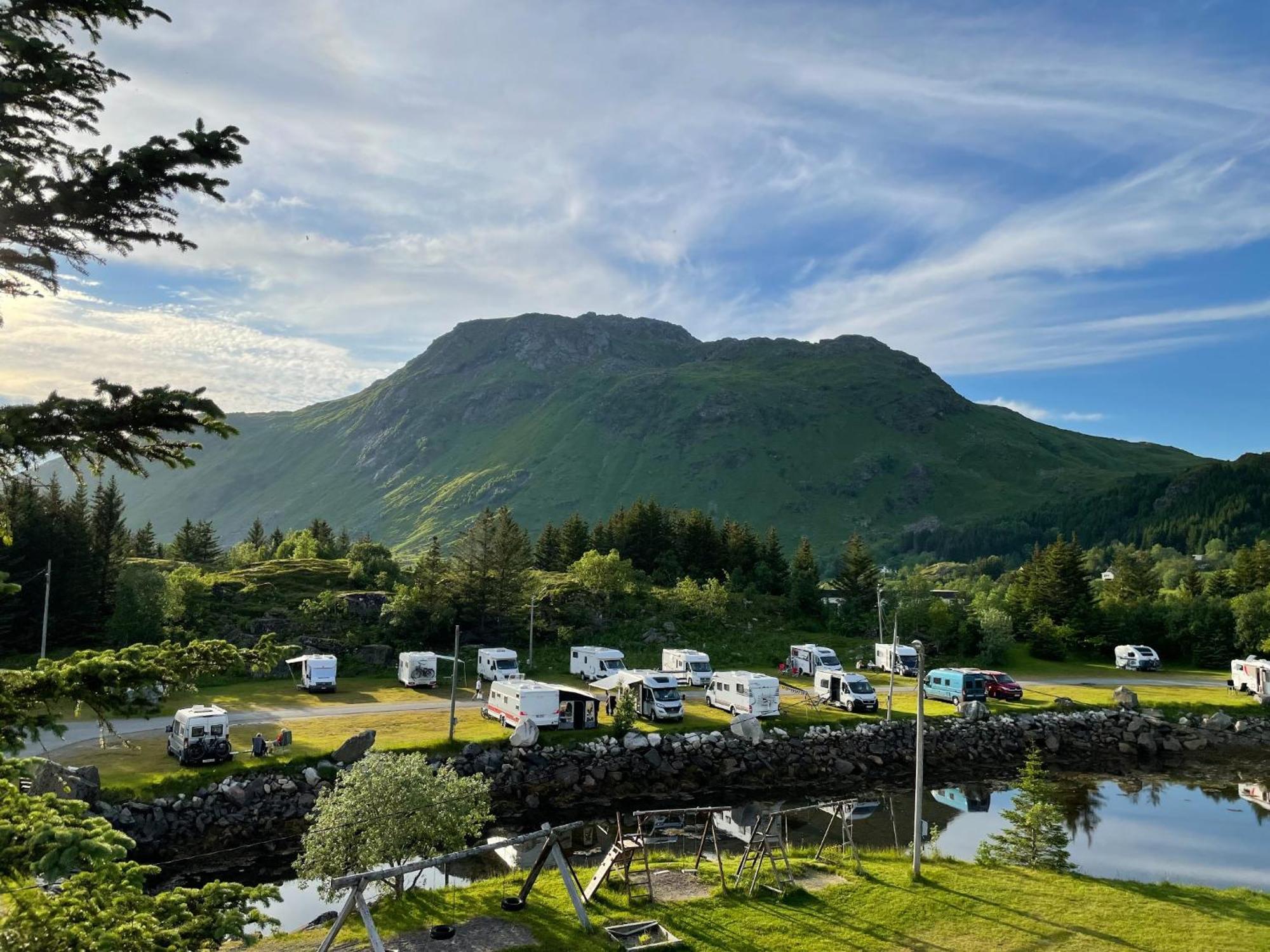 Brustranda Fjordcamping Valberg ภายนอก รูปภาพ